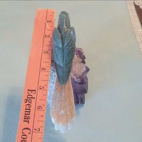 GORGEOUS AMETHYST AND NATURAL GEMSTONES BIRD. - Picture 11 of 11